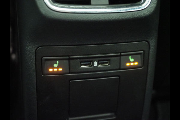 Škoda Octavia Combi 2.0 TSI RS 245PK | Panoramadak | Sportstoelen | Canton | Keyless | Carbon | Camera | Sfeerlicht | Carplay