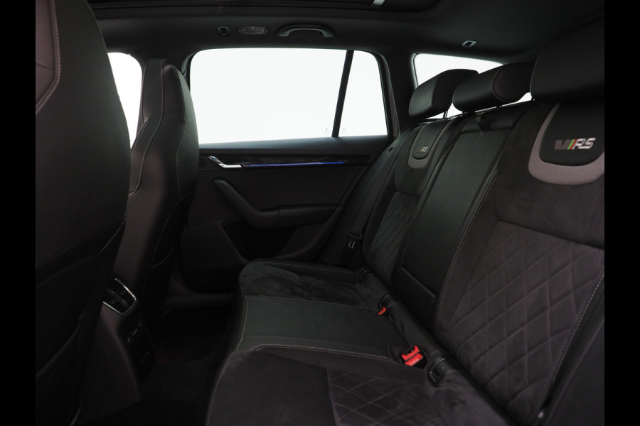 Škoda Octavia Combi 2.0 TSI RS 245PK | Panoramadak | Sportstoelen | Canton | Keyless | Carbon | Camera | Sfeerlicht | Carplay
