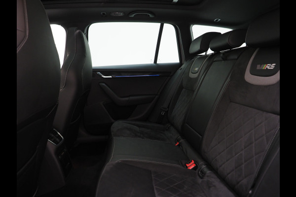Škoda Octavia Combi 2.0 TSI RS 245PK | Panoramadak | Sportstoelen | Canton | Keyless | Carbon | Camera | Sfeerlicht | Carplay