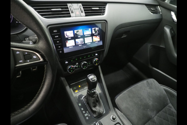 Škoda Octavia Combi 2.0 TSI RS 245PK | Panoramadak | Sportstoelen | Canton | Keyless | Carbon | Camera | Sfeerlicht | Carplay