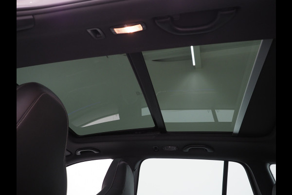 Škoda Octavia Combi 2.0 TSI RS 245PK | Panoramadak | Sportstoelen | Canton | Keyless | Carbon | Camera | Sfeerlicht | Carplay