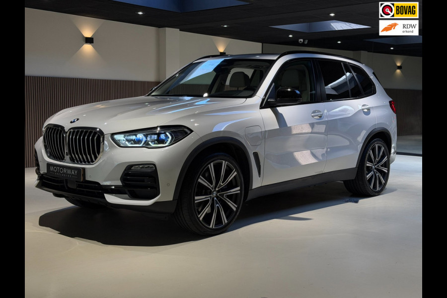 BMW X5 XDrive45e High Executive|Crystal Pook|Skylounge|Leder|HuD