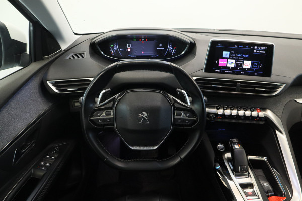 Peugeot 5008 1.6 PureTech Blue Lease Premium Cruise/Climate Trekhaak Panoramadak Carplay 7 Pers. 181PK NAP!
