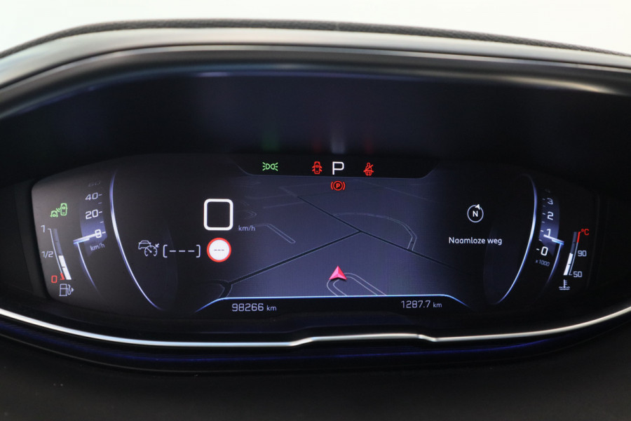 Peugeot 5008 1.6 PureTech Blue Lease Premium Cruise/Climate Trekhaak Panoramadak Carplay 7 Pers. 181PK NAP!