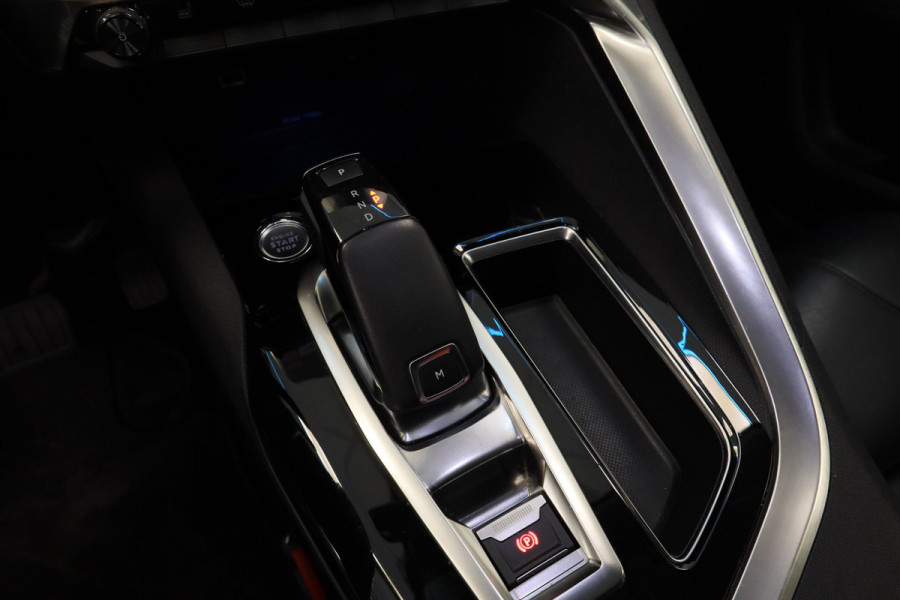Peugeot 5008 1.6 PureTech Blue Lease Premium Cruise/Climate Trekhaak Panoramadak Carplay 7 Pers. 181PK NAP!