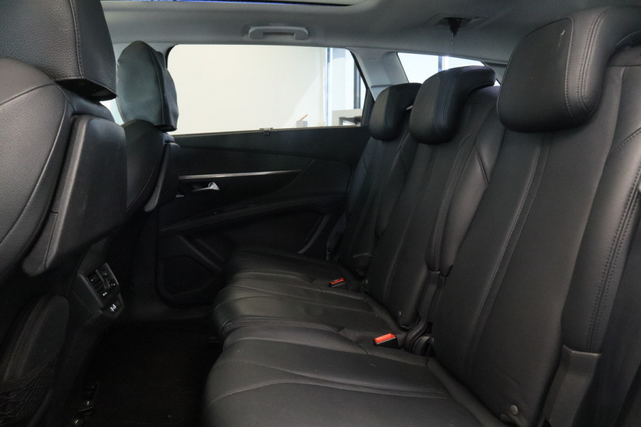 Peugeot 5008 1.6 PureTech Blue Lease Premium Cruise/Climate Trekhaak Panoramadak Carplay 7 Pers. 181PK NAP!