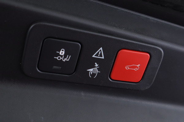 Peugeot 5008 1.6 PureTech Blue Lease Premium Cruise/Climate Trekhaak Panoramadak Carplay 7 Pers. 181PK NAP!