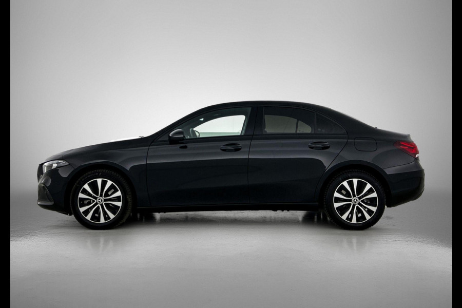 Mercedes-Benz A-Klasse 250 e Black Line WIDE-SCREEN | NAVI | STOF-LEDER