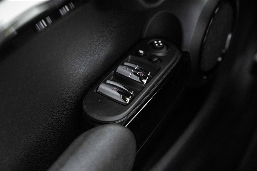 MINI Cabrio 1.5 Cooper John Cooper Works Virtual Stoelverwarming Camera Keyless 17''