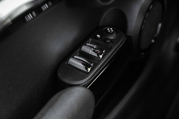 MINI Cabrio 1.5 Cooper John Cooper Works Virtual Stoelverwarming Camera Keyless 17''