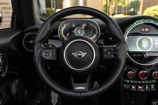 MINI Cabrio 1.5 Cooper John Cooper Works Virtual Stoelverwarming Camera Keyless 17''