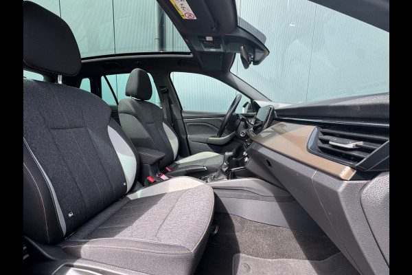 Škoda Kamiq 1.0 TSI Style * Glazen dak * Stoelverwarming * Camera * Climate controle *