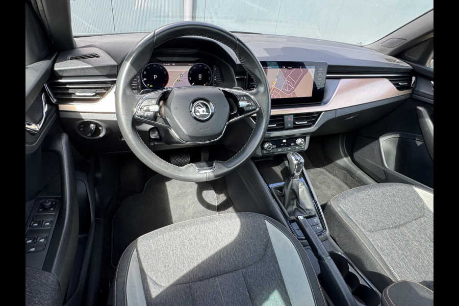 Škoda Kamiq 1.0 TSI Style * Glazen dak * Stoelverwarming * Camera * Climate controle *