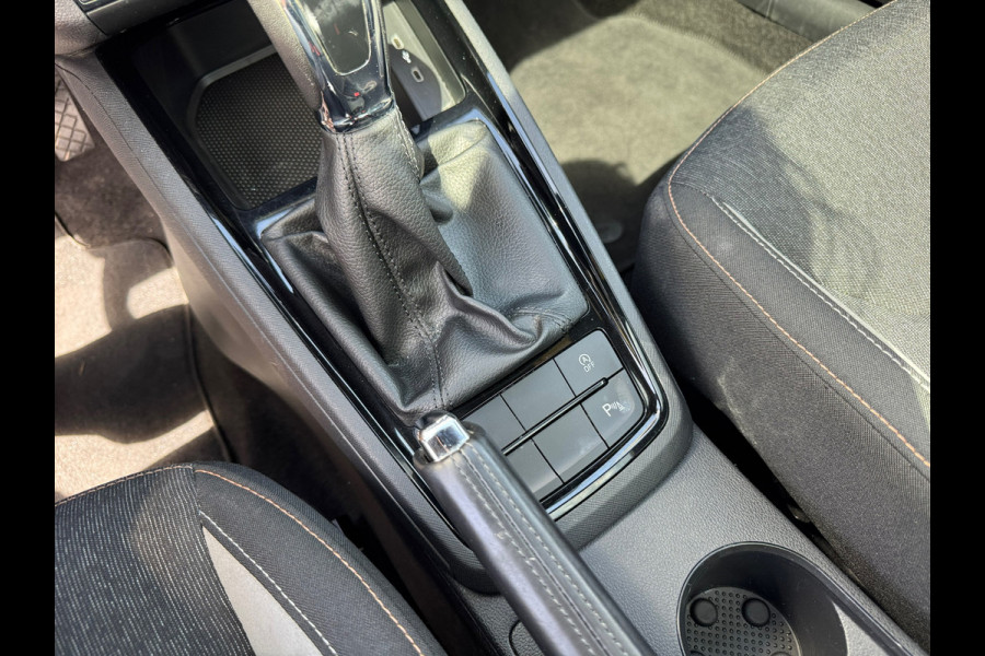 Škoda Kamiq 1.0 TSI Style * Glazen dak * Stoelverwarming * Camera * Climate controle *