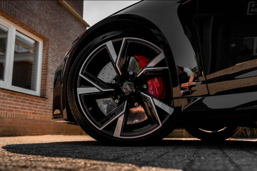 Audi RS6 Avant 4.0 TFSI Quattro 600 PK Milltek Adaptive Pano B&O Softclose Keramisch Keyless 22''