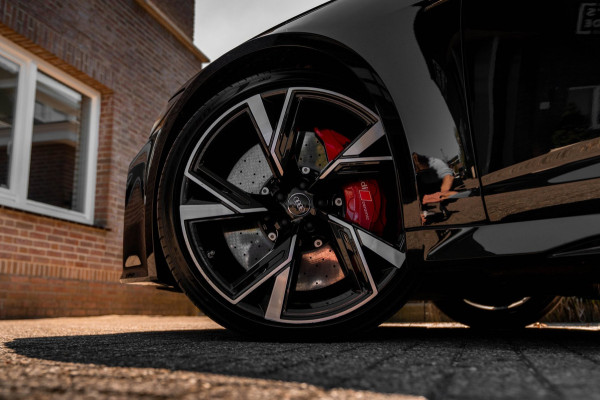 Audi RS6 Avant 4.0 TFSI Quattro 600 PK Milltek Adaptive Pano B&O Softclose Keramisch Keyless 22''