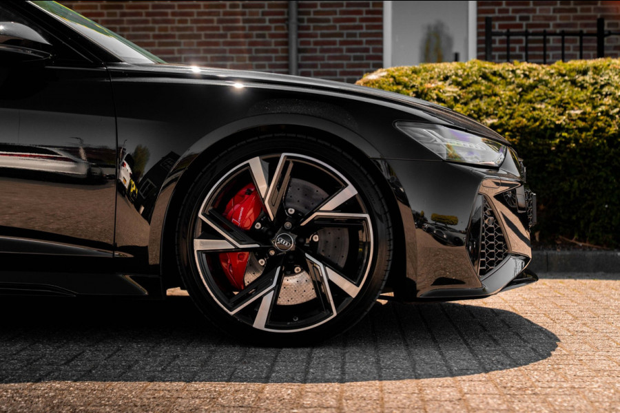 Audi RS6 Avant 4.0 TFSI Quattro 600 PK Milltek Adaptive Pano B&O Softclose Keramisch Keyless 22''