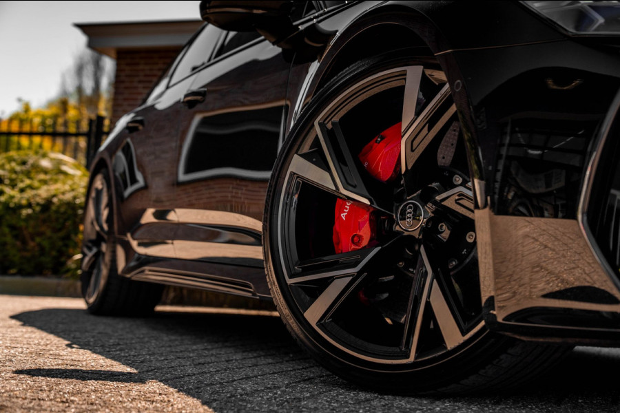 Audi RS6 Avant 4.0 TFSI Quattro 600 PK Milltek Adaptive Pano B&O Softclose Keramisch Keyless 22''