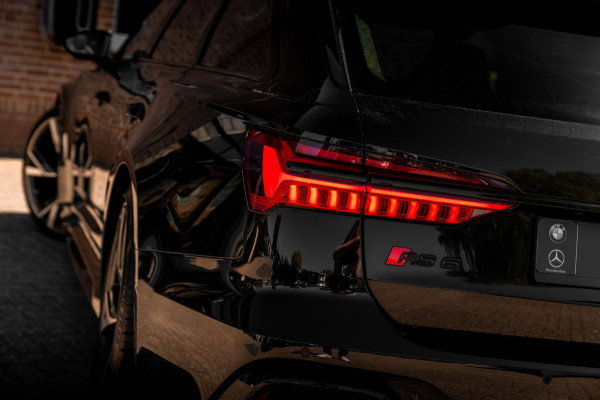 Audi RS6 Avant 4.0 TFSI Quattro 600 PK Milltek Adaptive Pano B&O Softclose Keramisch Keyless 22''