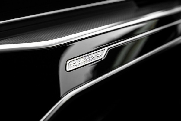 Audi RS6 Avant 4.0 TFSI Quattro 600 PK Milltek Adaptive Pano B&O Softclose Keramisch Keyless 22''