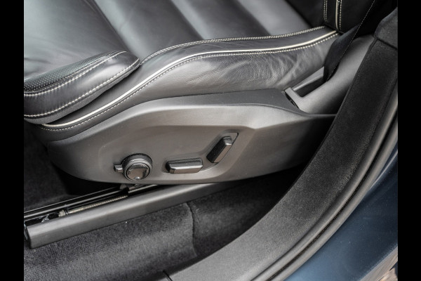 Volvo XC90 2.0 T8 Recharge AWD Ultimate Dark | Alcantara | HUD | 22" LMV | Trekhaak | BTW