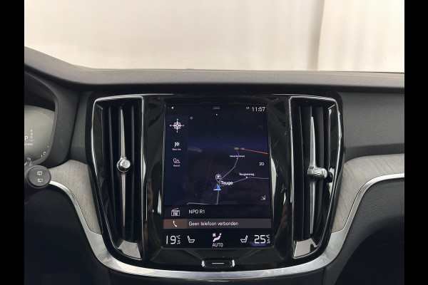 Volvo V60 2.0 T8 Recharge AWD Inscription (INCL.BTW) Aut. *LEATHER | FULL-LED | ADAPTIVE-CRUISE | MEMORY-PACK | KEYLESS | BLINDSPOT | TOP-VIEW | DIGI-COCKPIT | LANE-ASSIST | NAVI-FULLMAP | TOWBAR | HEATED-SEATS | ECC | PDC | DAB | 18