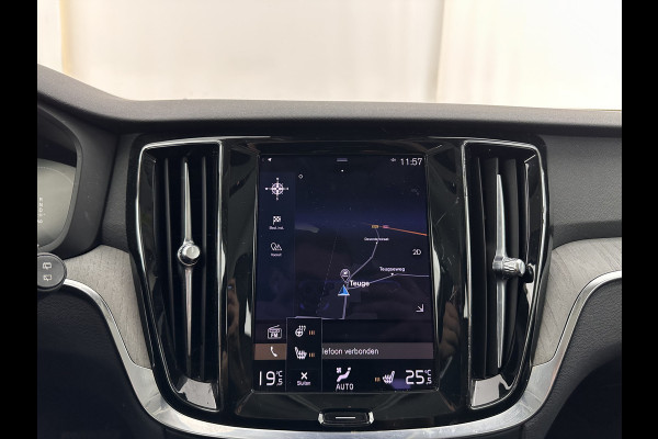 Volvo V60 2.0 T8 Recharge AWD Inscription (INCL.BTW) Aut. *LEATHER | FULL-LED | ADAPTIVE-CRUISE | MEMORY-PACK | KEYLESS | BLINDSPOT | TOP-VIEW | DIGI-COCKPIT | LANE-ASSIST | NAVI-FULLMAP | TOWBAR | HEATED-SEATS | ECC | PDC | DAB | 18