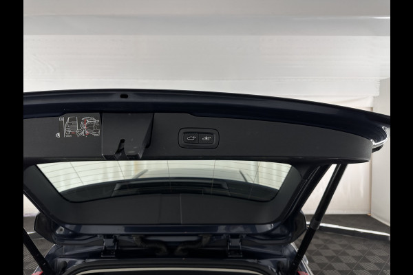 Volvo V60 2.0 T8 Recharge AWD Inscription (INCL.BTW) Aut. *LEATHER | FULL-LED | ADAPTIVE-CRUISE | MEMORY-PACK | KEYLESS | BLINDSPOT | TOP-VIEW | DIGI-COCKPIT | LANE-ASSIST | NAVI-FULLMAP | TOWBAR | HEATED-SEATS | ECC | PDC | DAB | 18