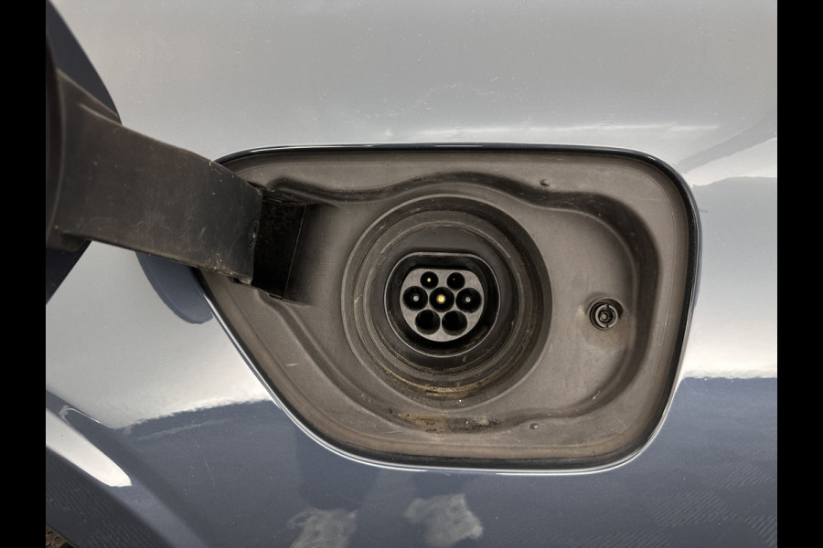 Volvo V60 2.0 T8 Recharge AWD Inscription (INCL.BTW) Aut. *LEATHER | FULL-LED | ADAPTIVE-CRUISE | MEMORY-PACK | KEYLESS | BLINDSPOT | TOP-VIEW | DIGI-COCKPIT | LANE-ASSIST | NAVI-FULLMAP | TOWBAR | HEATED-SEATS | ECC | PDC | DAB | 18