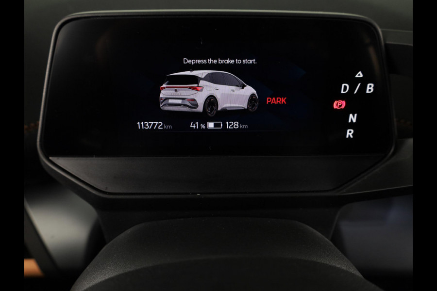 CUPRA Born Performance One 62 kWh 204pk | SOH 89% | Parkeercamera | Navigatie | Verwarmbare voorstoelen | App connect | Verwarmbaar stuurwiel