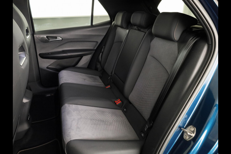 CUPRA Born Performance One 62 kWh 204pk | SOH 89% | Parkeercamera | Navigatie | Verwarmbare voorstoelen | App connect | Verwarmbaar stuurwiel