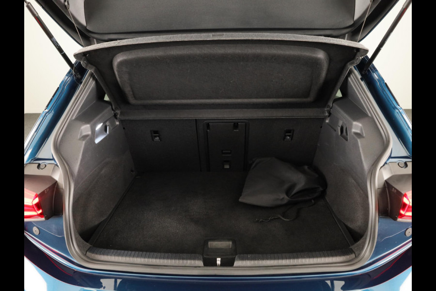 CUPRA Born Performance One 62 kWh 204pk | SOH 89% | Parkeercamera | Navigatie | Verwarmbare voorstoelen | App connect | Verwarmbaar stuurwiel