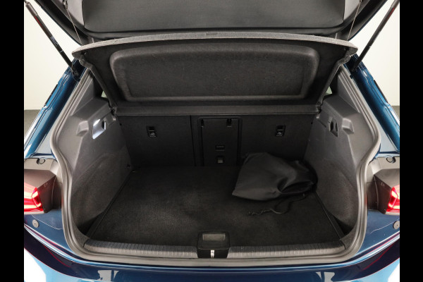 CUPRA Born Performance One 62 kWh 204pk | SOH 89% | Parkeercamera | Navigatie | Verwarmbare voorstoelen | App connect | Verwarmbaar stuurwiel