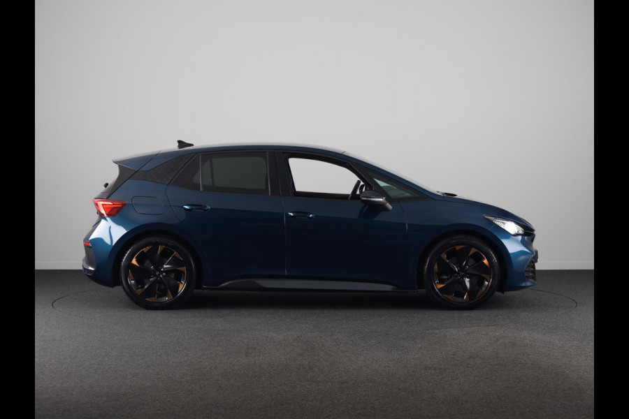 CUPRA Born Performance One 62 kWh 204pk | SOH 89% | Parkeercamera | Navigatie | Verwarmbare voorstoelen | App connect | Verwarmbaar stuurwiel