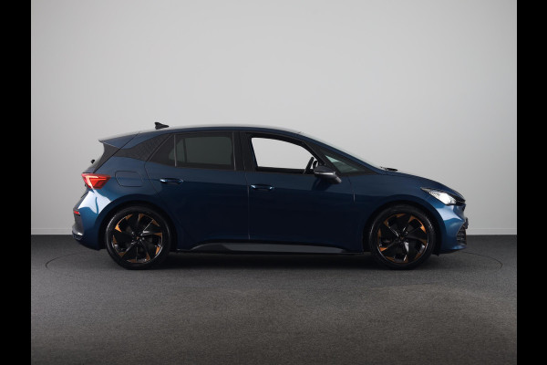 CUPRA Born Performance One 62 kWh 204pk | SOH 89% | Parkeercamera | Navigatie | Verwarmbare voorstoelen | App connect | Verwarmbaar stuurwiel