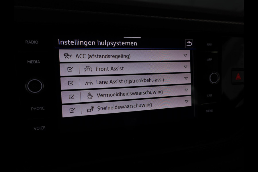 Volkswagen Polo 1.0 TSI Life Business 95 PK | Verlengde garantie | Navigatie via app | Parkeersensoren |