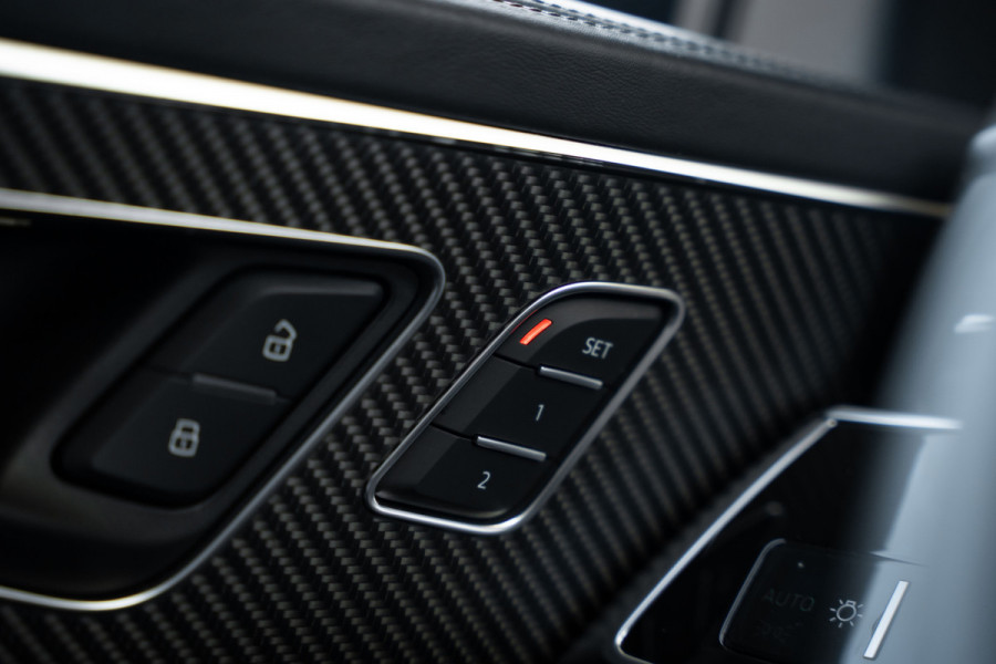 Audi RSQ8 4.0 TFSI RS quattro - Origineel NL | Dealeronderhouden | Panorama | Keramisch | B&O