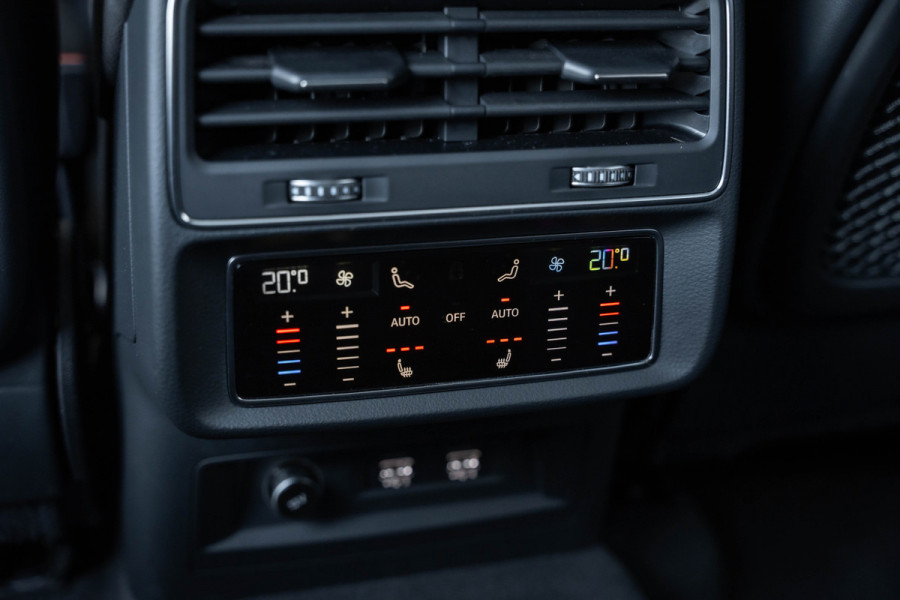 Audi RSQ8 4.0 TFSI RS quattro - Origineel NL | Dealeronderhouden | Panorama | Keramisch | B&O