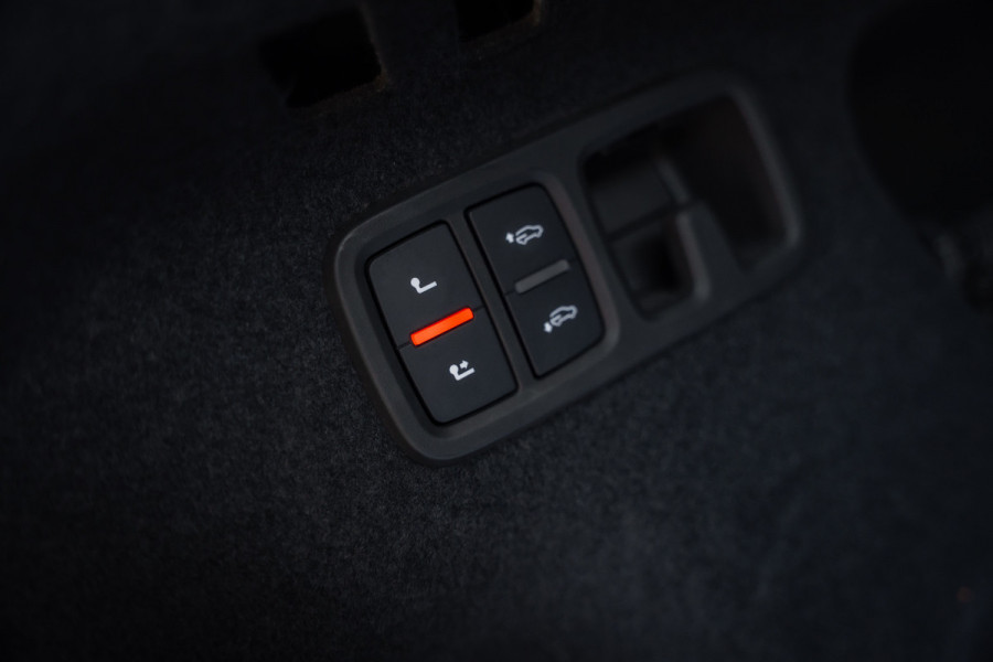 Audi RSQ8 4.0 TFSI RS quattro - Origineel NL | Dealeronderhouden | Panorama | Keramisch | B&O