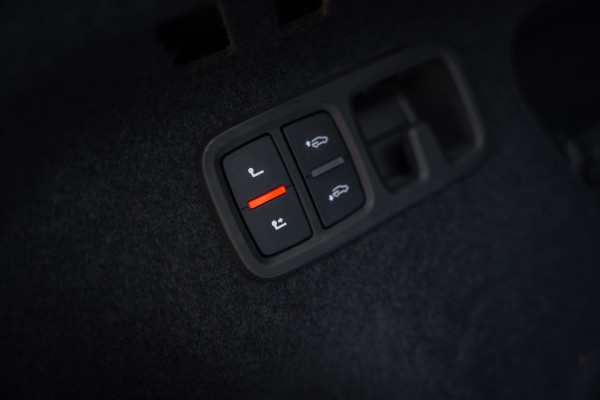 Audi RSQ8 4.0 TFSI RS quattro - Origineel NL | Dealeronderhouden | Panorama | Keramisch | B&O