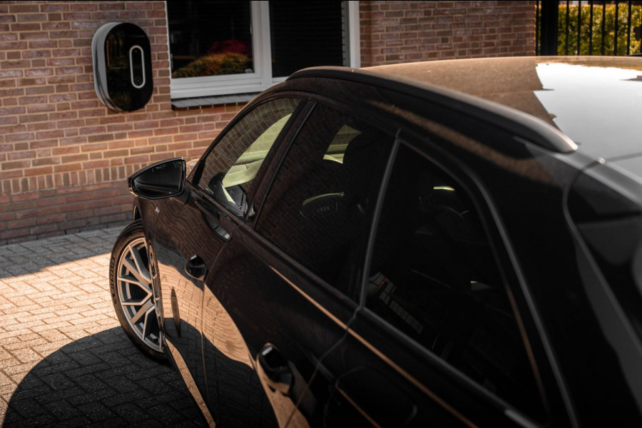 Audi A6 Avant 55 TFSI e Quattro Competition 367 PK Matrix LED ACC 360 Camera 20'' Performance