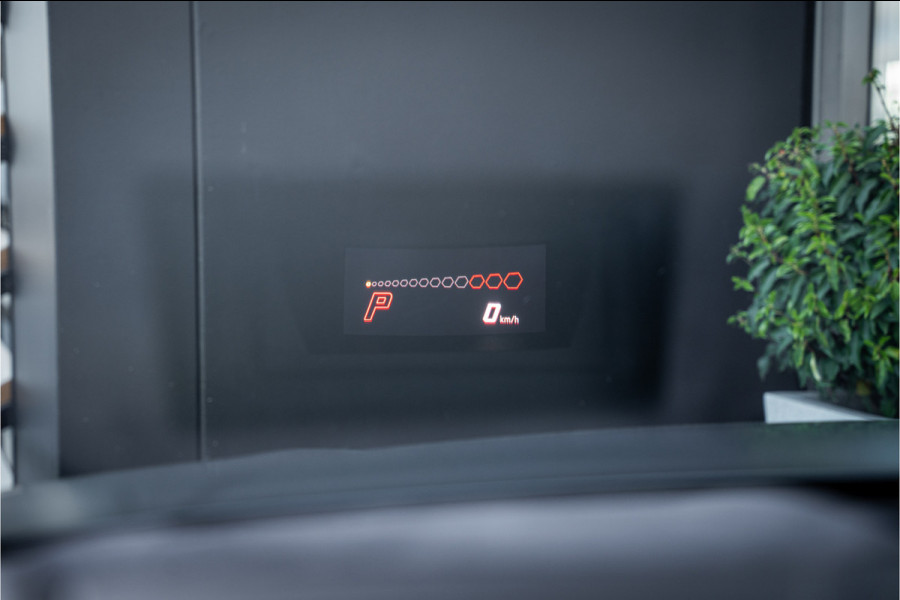 Lamborghini Urus 4.0 V8 - Panorama | Original Matte | 23'inch | B&O