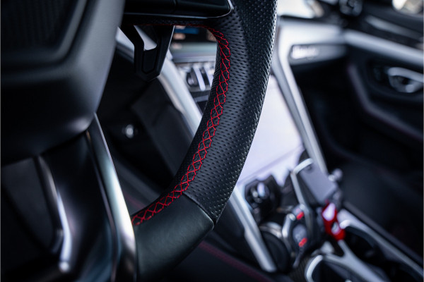 Lamborghini Urus 4.0 V8 - Panorama | Original Matte | 23'inch | B&O