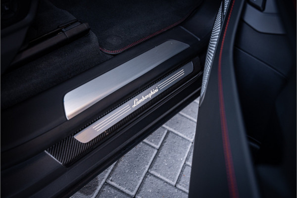 Lamborghini Urus 4.0 V8 - Panorama | Original Matte | 23'inch | B&O