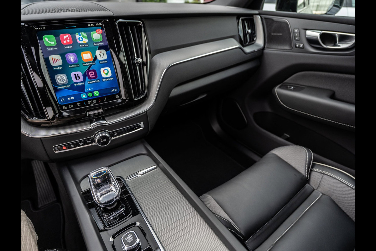 Volvo XC60 2.0 T6 Plug-in hybrid AWD Plus Dark | Pano | Surround View | H/K Sound |