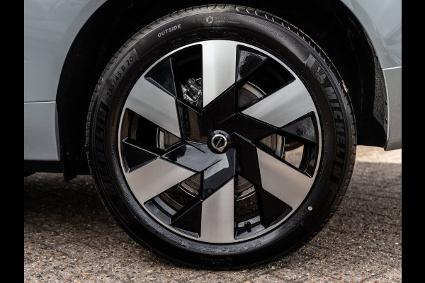 Volvo XC60 2.0 T6 Plug-in hybrid AWD Plus Dark | Pano | Surround View | H/K Sound |