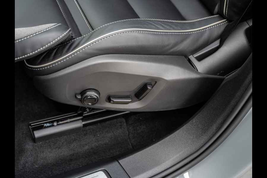 Volvo XC60 2.0 T6 Plug-in hybrid AWD Plus Dark | Pano | Surround View | H/K Sound |