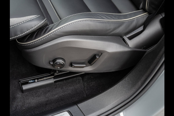 Volvo XC60 2.0 T6 Plug-in hybrid AWD Plus Dark | Pano | Surround View | H/K Sound |