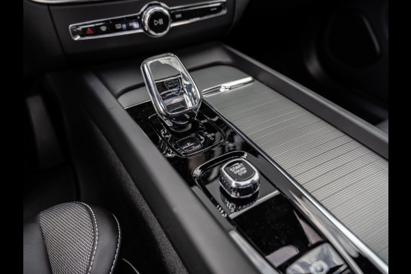 Volvo XC60 2.0 T6 Plug-in hybrid AWD Plus Dark | Pano | Surround View | H/K Sound |
