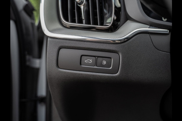 Volvo XC60 2.0 T6 Plug-in hybrid AWD Plus Dark | Pano | Surround View | H/K Sound |